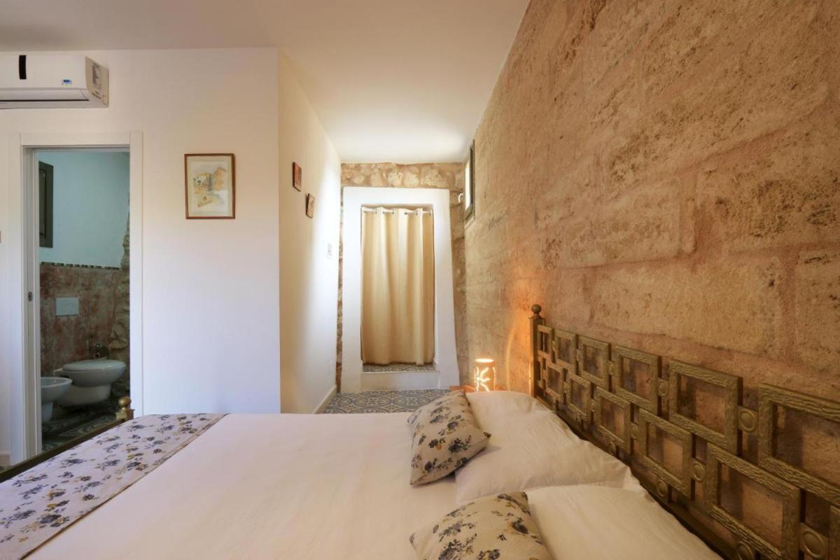 Agriturismo Allu Ruvezzu Bed and Breakfast Torre Mozza Eksteriør billede